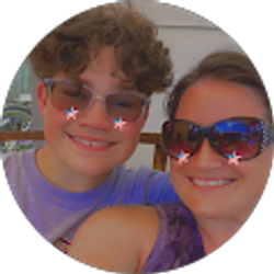 Profile photo of Lindsay Thompson