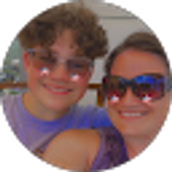 Profile photo of Lindsay Thompson