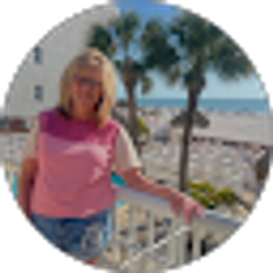 Profile photo of Janet Hollingshead