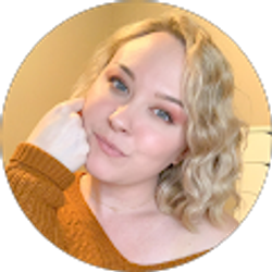 Profile photo of Jocelyn Claire