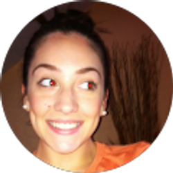 Profile photo of Yesi Castillo (Yesi)