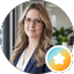 Profile photo of Lindsay Castelli