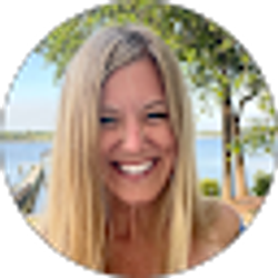 Profile photo of Sara Daniels