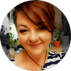 Profile photo of Roxanne Foos