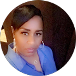 Profile photo of Mo Holloway