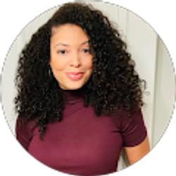 Profile photo of Kelly Hanzy