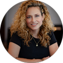 Profile photo of Lucy Valley