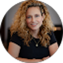 Profile photo of Lucy Valley