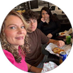 Profile photo of Lisa Lopez