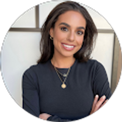 Profile photo of Joanna Firestone