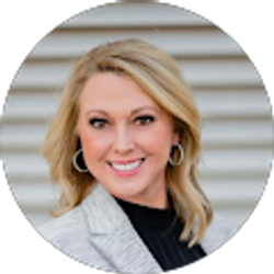 Profile photo of Betsy Faris