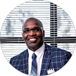 Profile photo of Dee Roberts