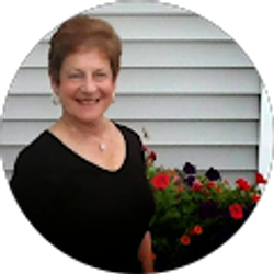 Profile photo of Paula Quinn