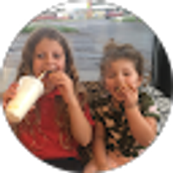 Profile photo of Angel and Yasmin De Paula