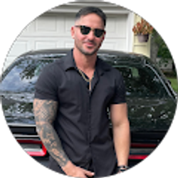 Profile photo of Roberto Leonardo Dominguez