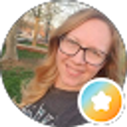 Profile photo of Carrie Completemomlife