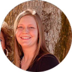 Profile photo of Beth Lowe