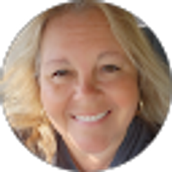 Profile photo of Shelly Jones