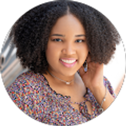 Profile photo of Alexis Howe