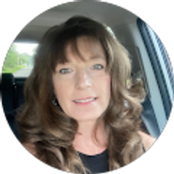 Profile photo of Kim Lowery