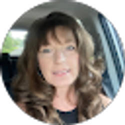 Profile photo of Kim Lowery