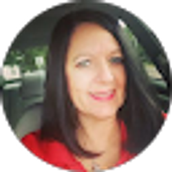 Profile photo of Deanna Piper