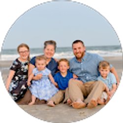 Profile photo of Lisa Dymond