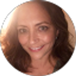 Profile photo of Aimeé Mayer