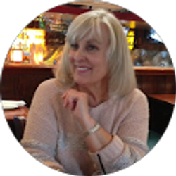 Profile photo of Bonnie Parris