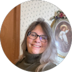 Profile photo of VICTORIA KNIPPLE