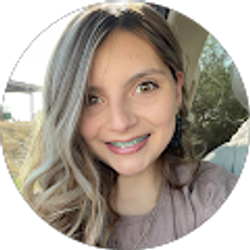 Profile photo of Evelyn Dones