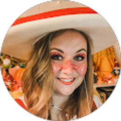 Profile photo of Lindsey Smith