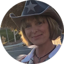 Profile photo of Dina Leavitt