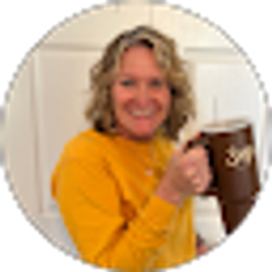 Profile photo of Carolynn Knoop