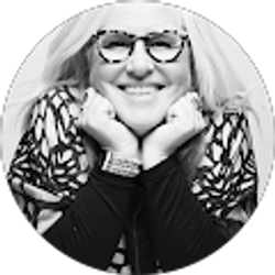 Profile photo of Julie Nunn