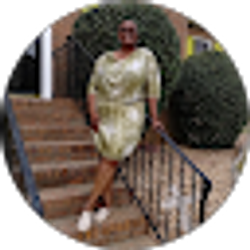 Profile photo of Stephanie Hall