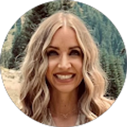 Profile photo of Stephanie O