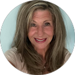 Profile photo of Faye Long