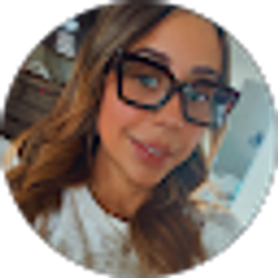 Profile photo of Daisy Flores