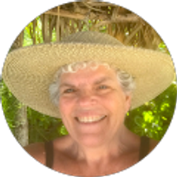 Profile photo of Lynn Plumb