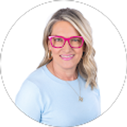 Profile photo of Michelle Oeltjen