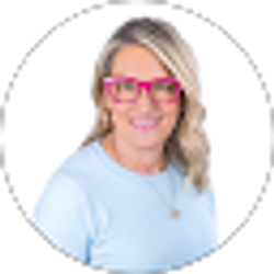 Profile photo of Michelle Oeltjen