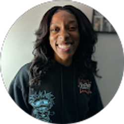 Profile photo of Lauren Holloway