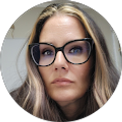 Profile photo of Holly Wood