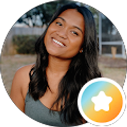 Profile photo of Holly Robinson