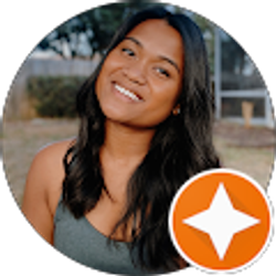 Profile photo of Holly Robinson