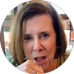 Profile photo of Linda Roldao