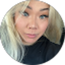 Profile photo of holly ly