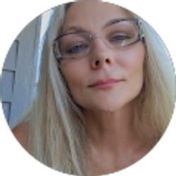 Profile photo of Shawna Scott