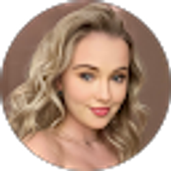 Profile photo of Erin Roosa
